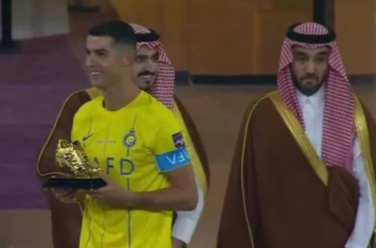 ماجريات الدوري السعودي والبطولة العربية النجم البرتغالي كريستيانو رونالدو يفوز بجائزة الحذاء الذهبي للبطولة العربية